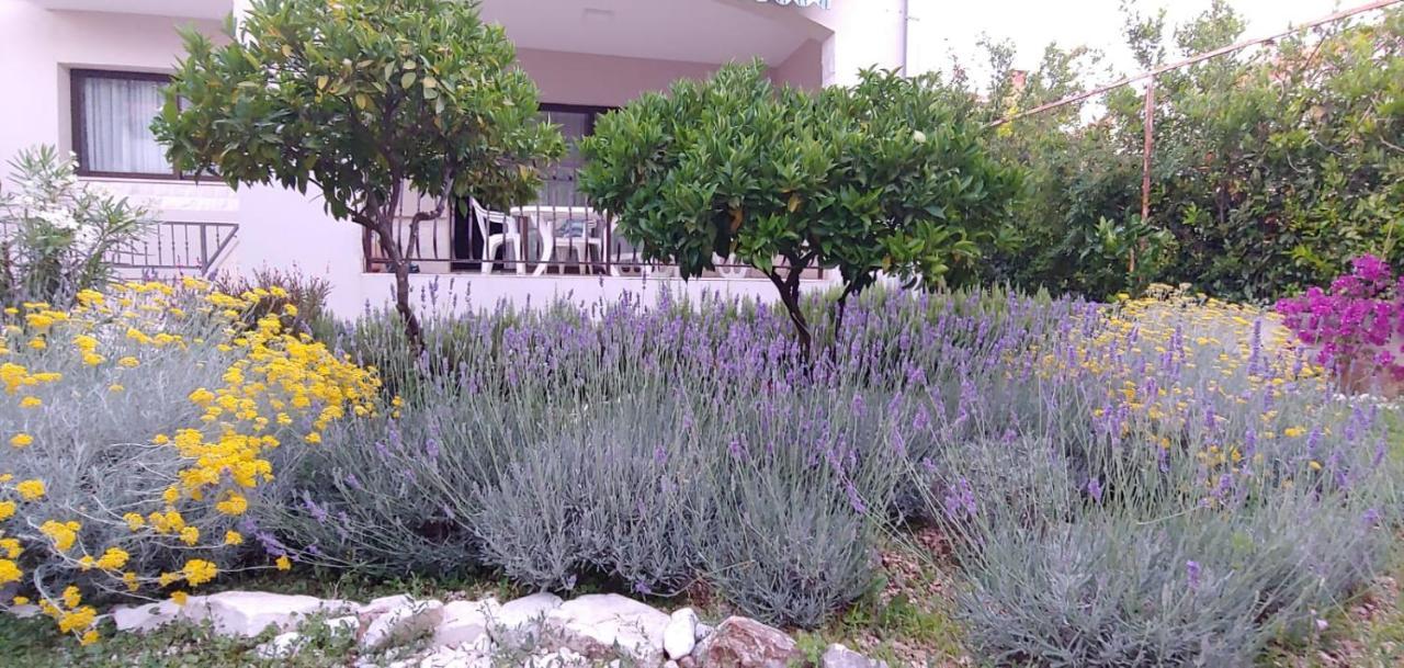 Holiday Home Ruzmarin Trogir Exterior photo