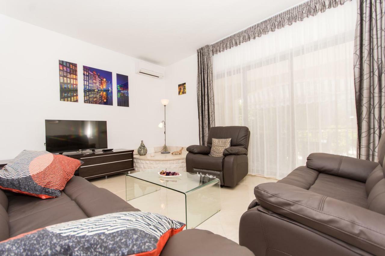Holiday Home Ruzmarin Trogir Exterior photo