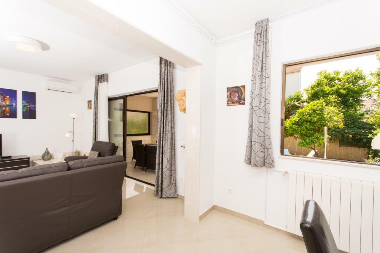 Holiday Home Ruzmarin Trogir Exterior photo