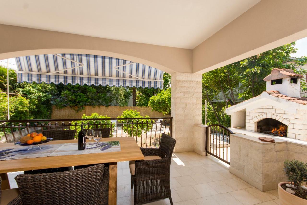 Holiday Home Ruzmarin Trogir Exterior photo